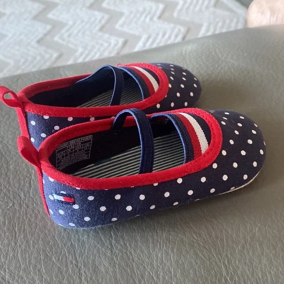 Tommy Hilfiger baby girl shoes - Picture 1 of 2